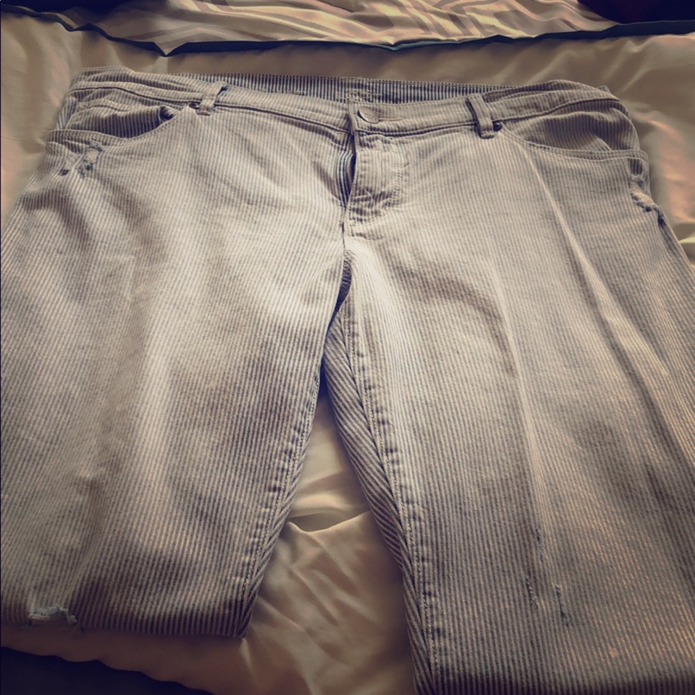 Distressed white & blue stripped jeans size 30/10